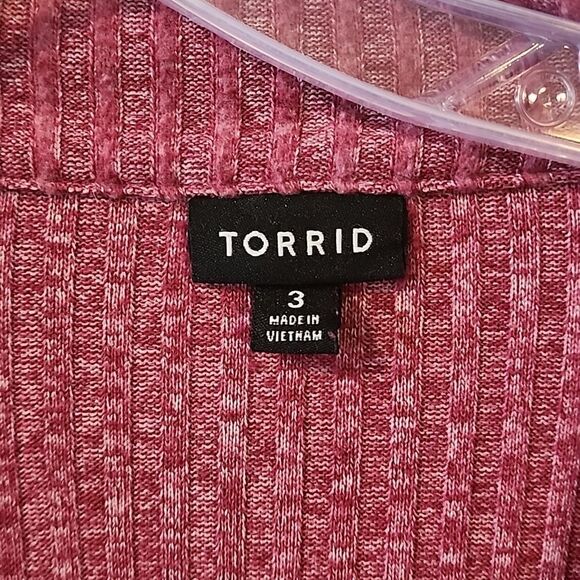 Cute Torrid top size 3 - Picture 3 of 4